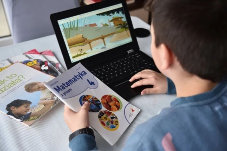 „Laptop dla ucznia” - co się dzieje ze sprzętem z programu z 2023 roku?